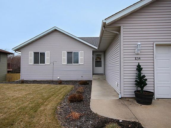 2nd image of 834 Heritage Dr SW