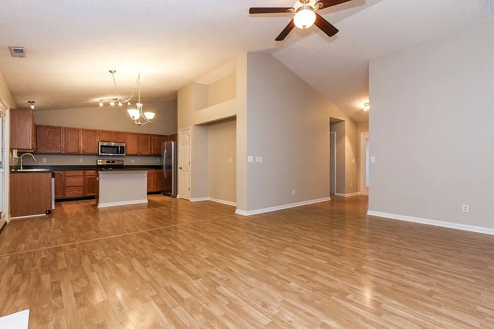 3 bed, 2.0 bath, 1463 sqft, $1,985 — Photo 3