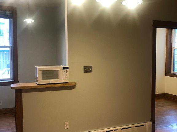 3rd image of 4946 N Hoyne Ave #2