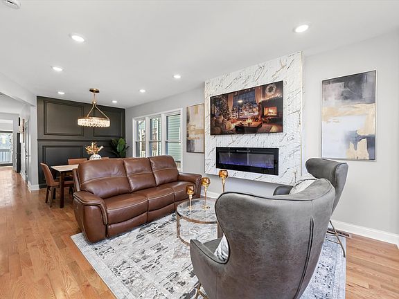 3rd image of 10141 S Emerald Ave