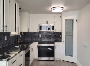 52 S Haskell St, Central Point, OR 97502