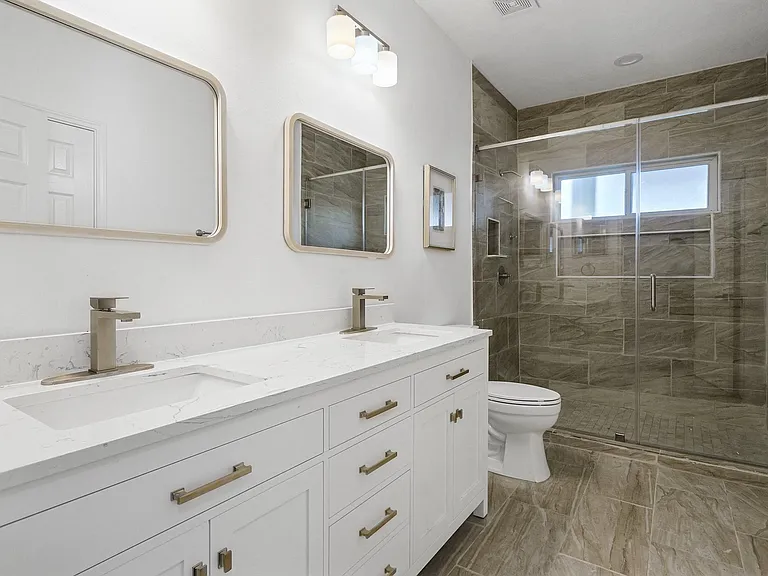 304 Milby St — Photo 10