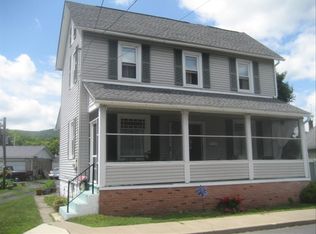 46 Dante St, Roseto, PA 18013