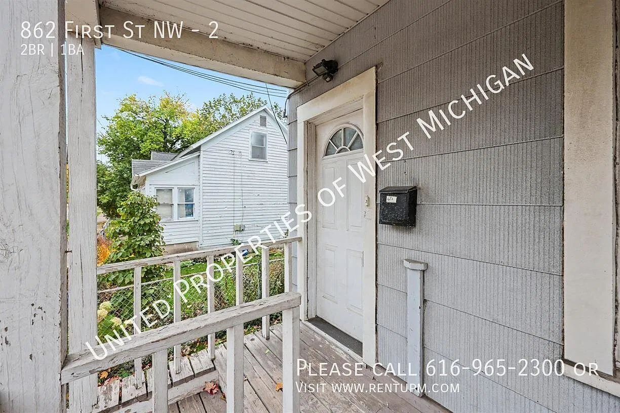 Available Now! | 2 bedroom, 1 Bathroom Upper Level Apartment in the West Grand Neighborhood | Min... — Photo 3