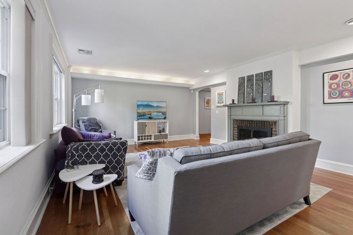 next background image