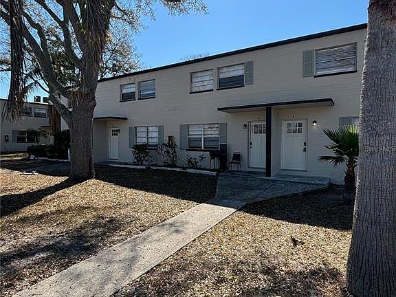 5th image of 11916 133rd Ave N