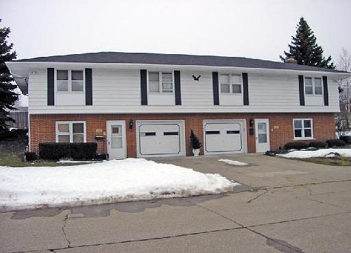1st image of 1559 W 43rd St