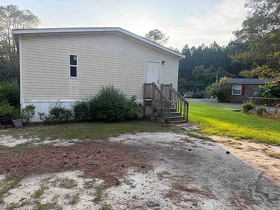 3rd image of 835 Oatland Rd.