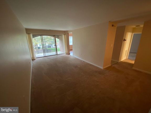 4th image of 456 Girard St #382