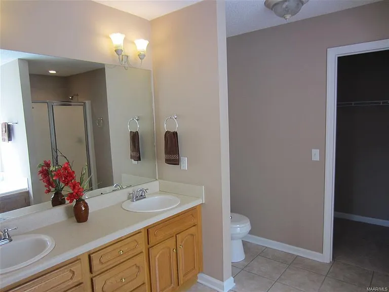 202 Riverview Dr — Photo 7