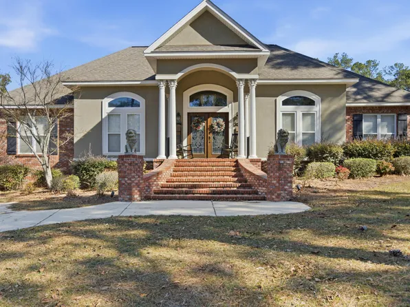 28 W Lake Rd, Hattiesburg, MS 39402