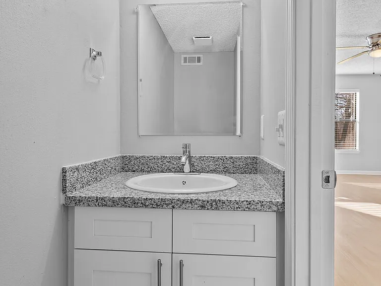 1377 E Sequoyah Ct — Photo 11