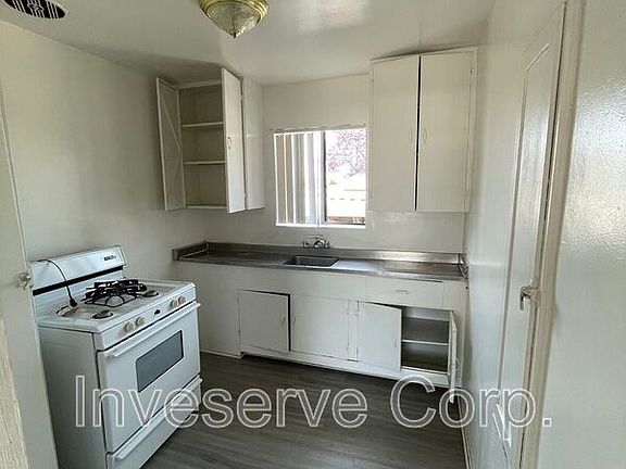 3rd image of 1914 W Whittier Blvd APT E