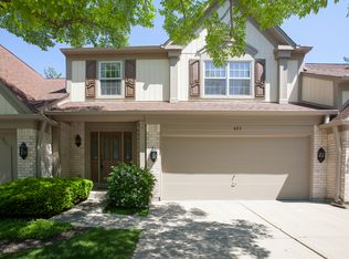 623 Cherbourg Ct N, Buffalo Grove, IL
