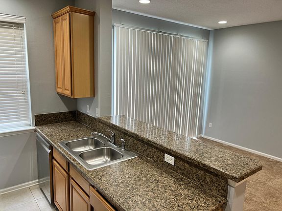 5th image of 3735 Creswick Cir #D