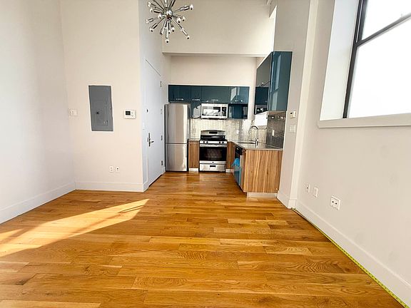 2nd image of 374 Kosciuszko St #216