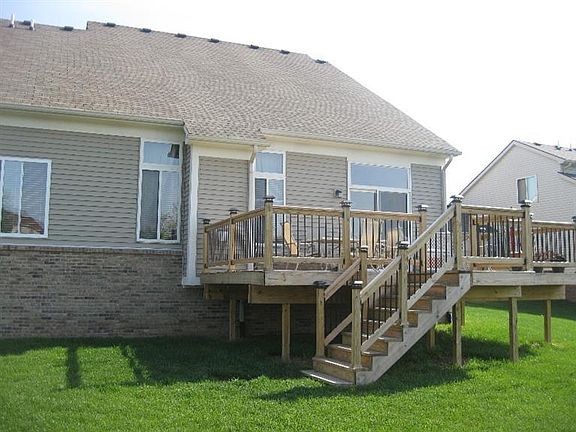 4th image of 9574 Endicott Ln