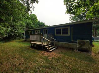 20 Ash Ln, Wales, MA 01081