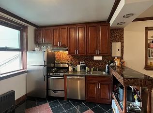 146 Freeman St APT 2R, Brooklyn, NY 11222