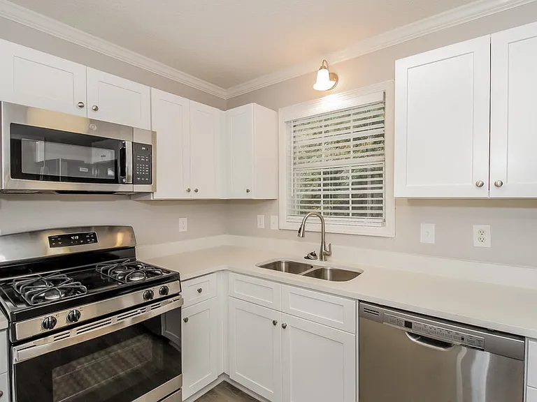 430 Ivy Crest Dr — Photo 9