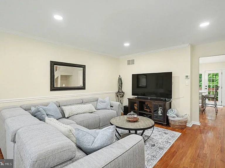 20 Culmore Ct — Photo 5