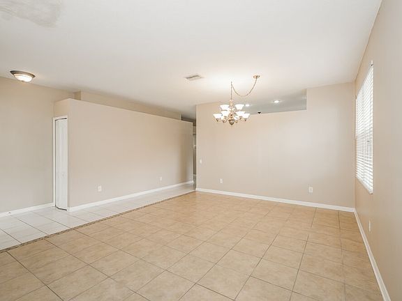 3rd image of 5512 Terrain De Golf Dr