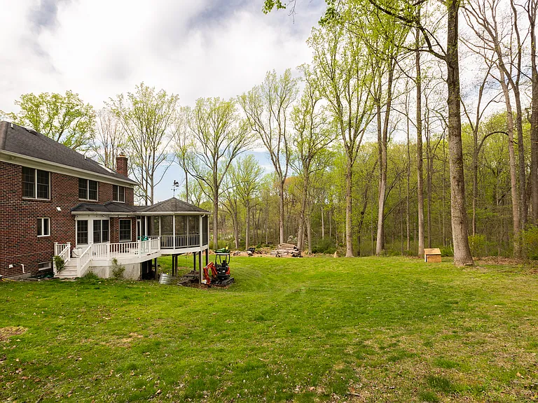 13576 Highland Rd — Photo 76