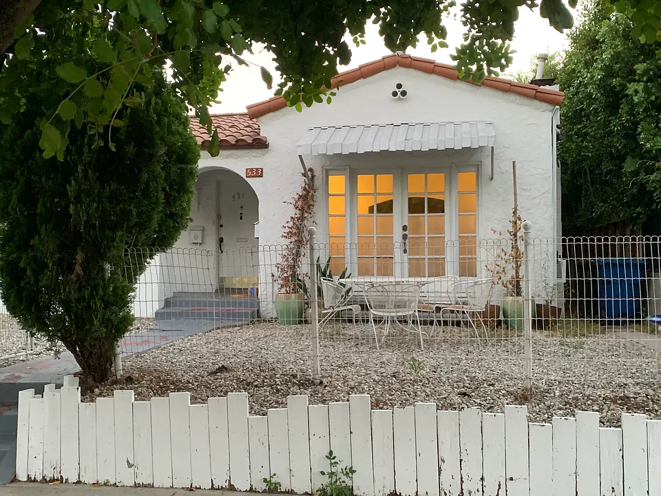 533 N Alta Vista Blvd