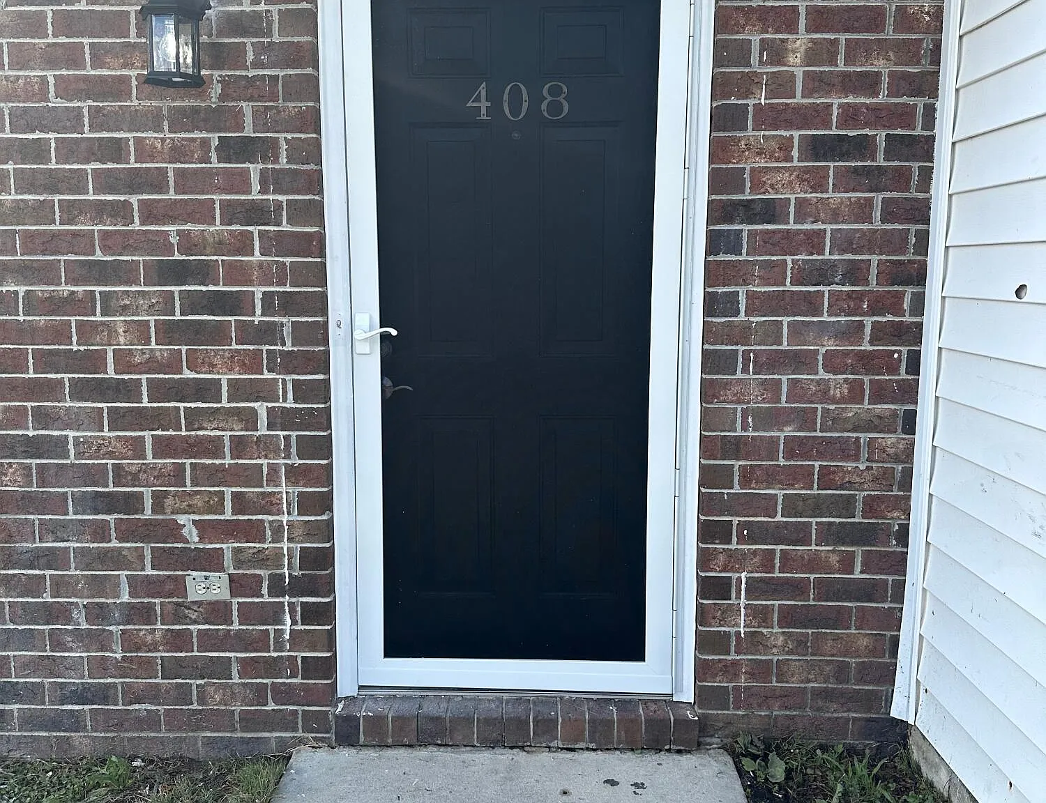 3 bed, 1.5 bath, 1160 sqft, $1,300 — Photo 3