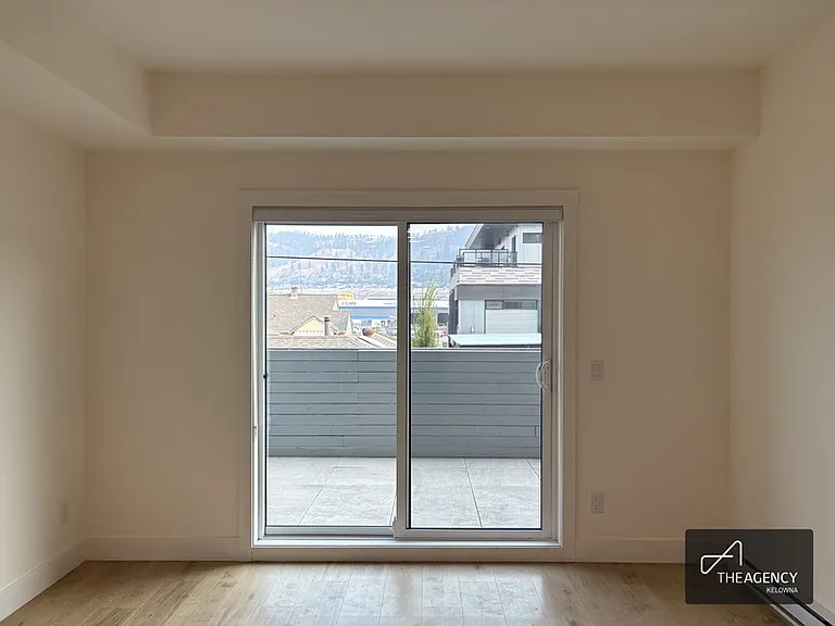 1036 Coronation Ave #104 — Photo 15