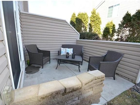 4th image of 1055 S Fillmore Cir NE
