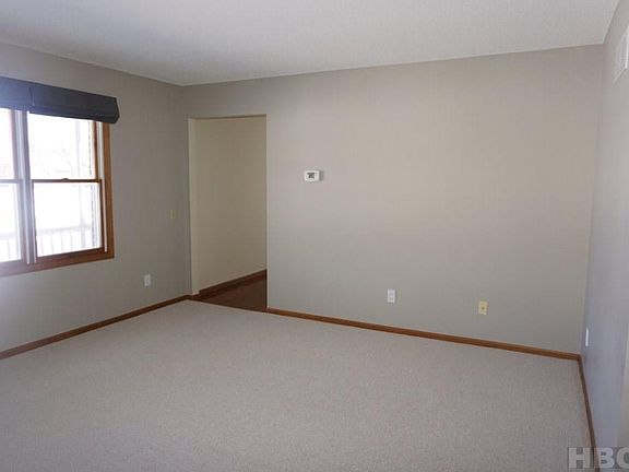 3rd image of 834 Nutmeg Ln