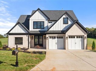 1348 Maple Chase Ln, Winston Salem, NC 27106