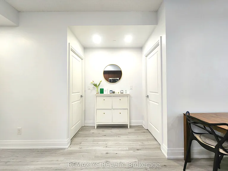 7165 Yonge St #1007 — Photo 7
