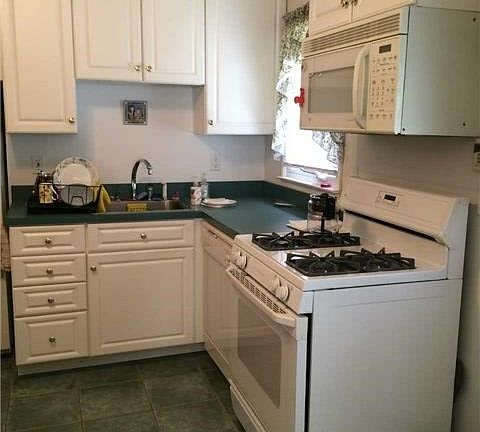 4th image of 434 S Bayview Ave