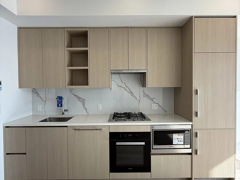 75 Billes Hts #630 — Photo 2