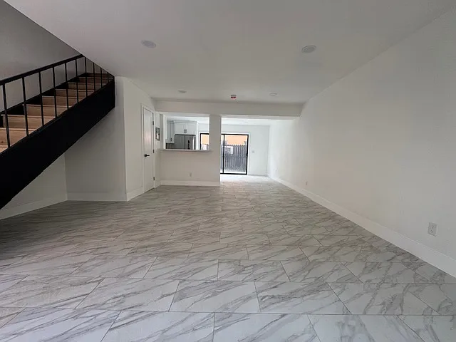 2668 Randolph St — Photo 6