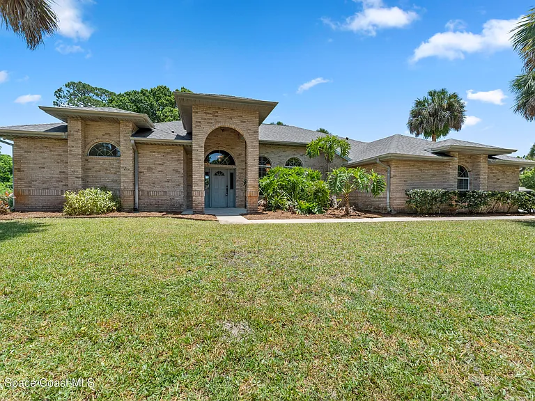 7922 Timberlake Dr — Photo 1