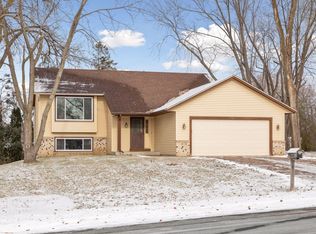 1763 Serpentine Dr, Eagan, MN 55122