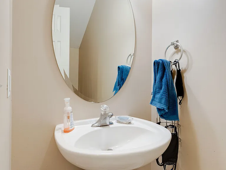625 Heath Pl — Photo 12