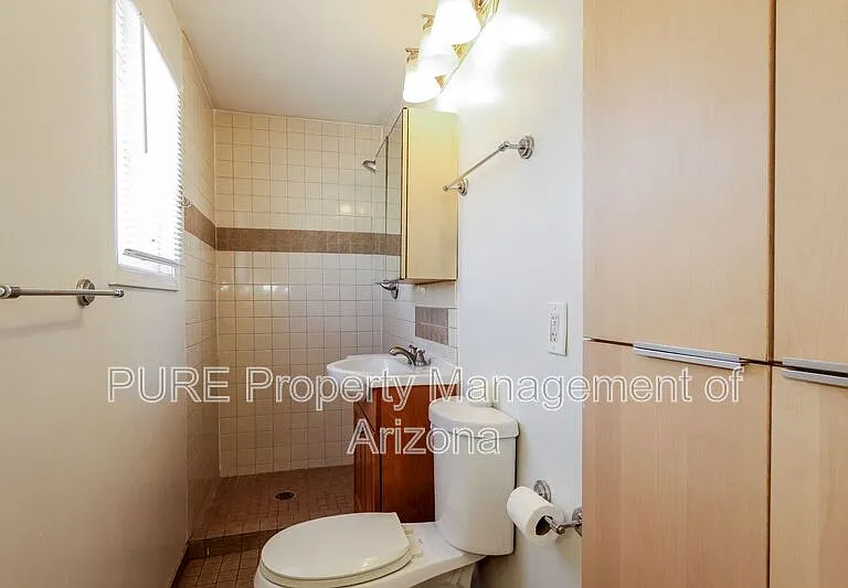 912 E Montebello Ave #BACK — Photo 9