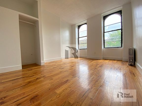 2nd image of 249 Vernon Ave #3D