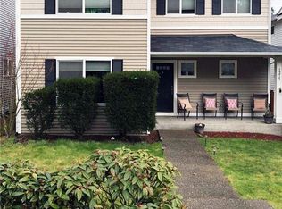 1215 Burnside Pl, Dupont, WA 98327