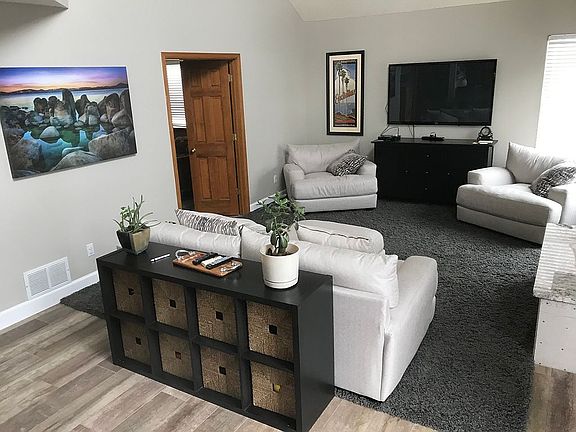 2nd image of 10812 Shaw Ct