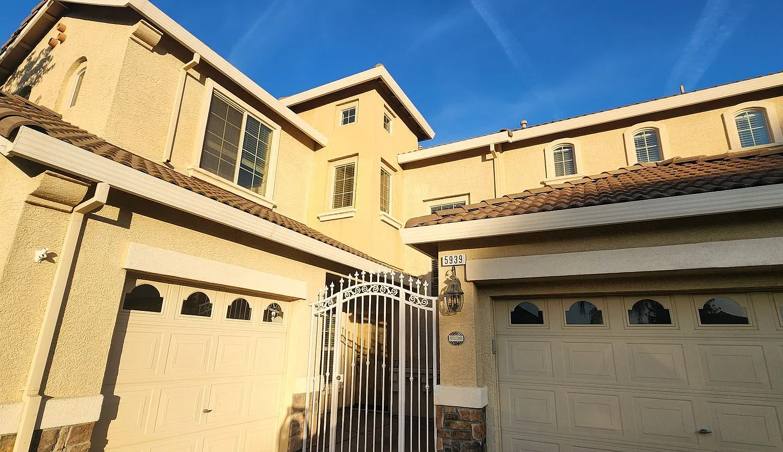 Spacious 5 Bedroom Home in Elk Grove — Photo 3