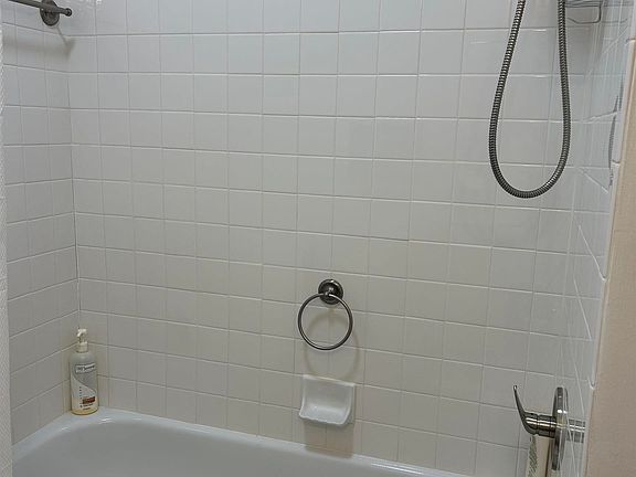 4th image of 118 Sterling Oaks Dr #118