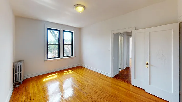 Rented by Metro Garden Realty NYC | media 70