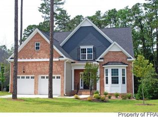 22 Spring Pond Ln, Spring Lake, NC 28390