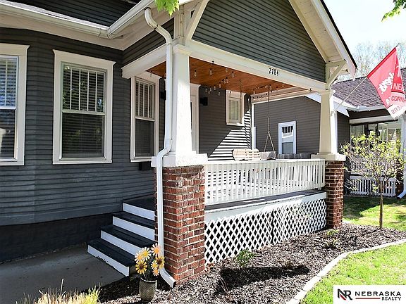 3rd image of 2784 Arlington Ave