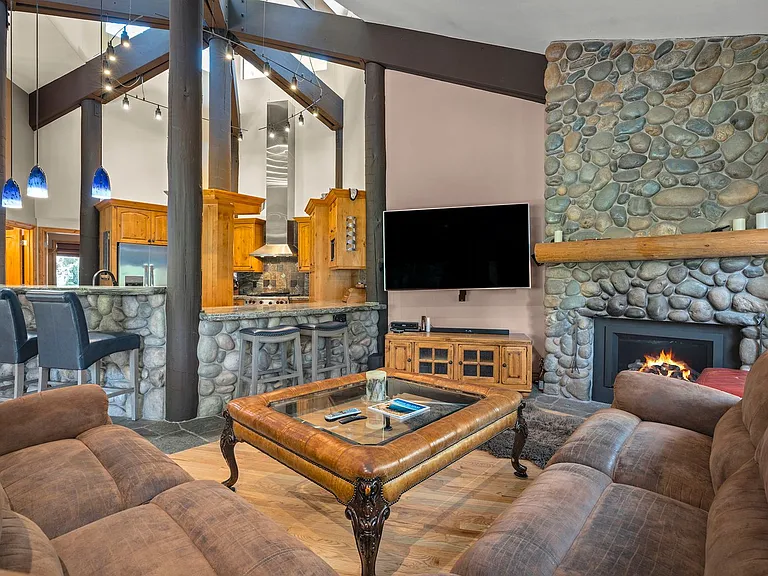 1091 Flume Rd — Photo 7